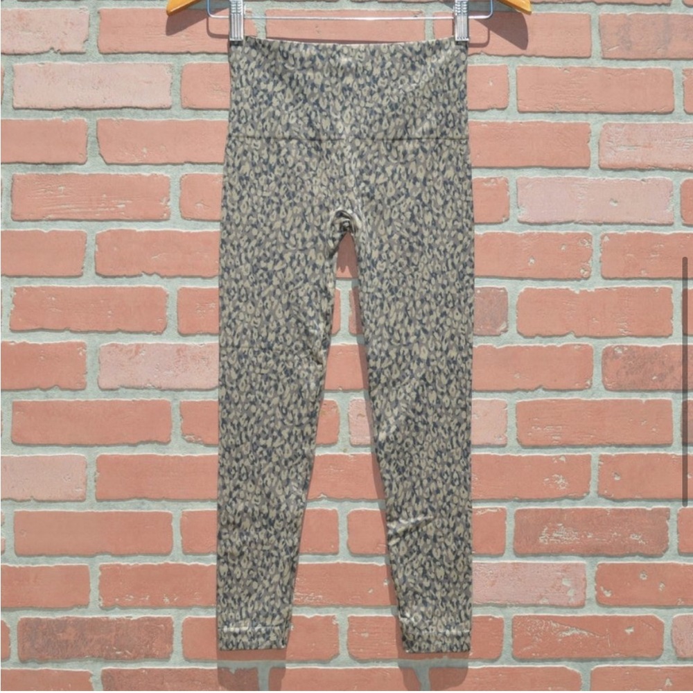 Spanx EcoCare Leggings in Leopard - Picture 3 of 6